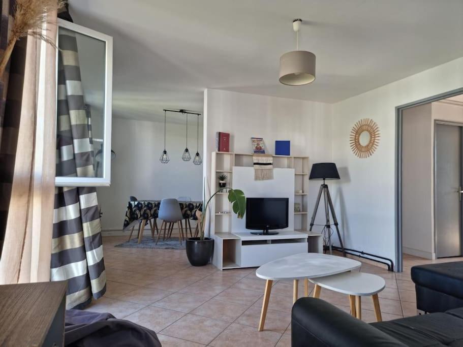 Grand Appart/Wifi/2 Chambres/Detente/Calme Perpignan Kültér fotó